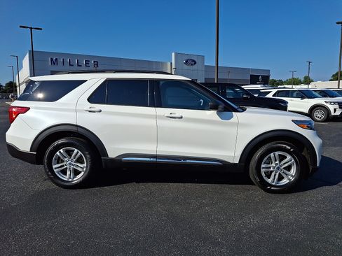 Certified 2023 Ford Explorer XLT AWD/4WD image 7