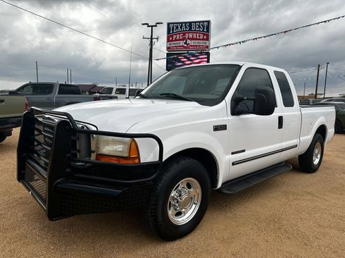 Used 2000 Ford F250 Lariat image 1