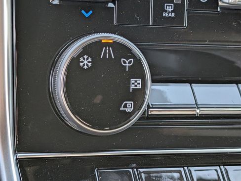 New 2026 Nissan Armada SL image 15