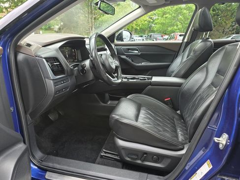Used 2021 Nissan Rogue Platinum AWD/4WD image 17