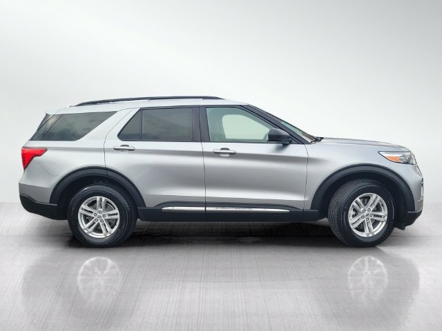 Certified 2023 Ford Explorer XLT w/ Equipment Group 202A AWD/4WD image 3