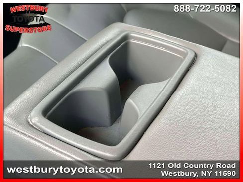 Used 2024 Toyota Highlander XLE image 17