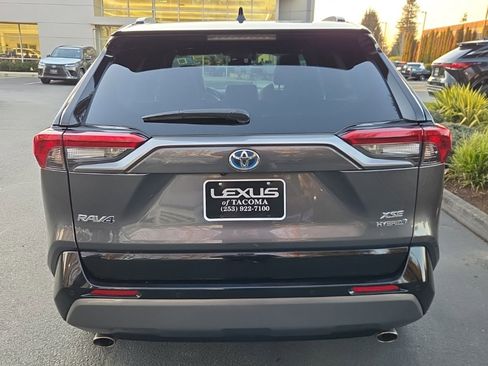 Used 2020 Toyota RAV4 XSE image 6