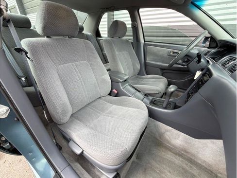Used 2001 Toyota Camry LE FWD image 18