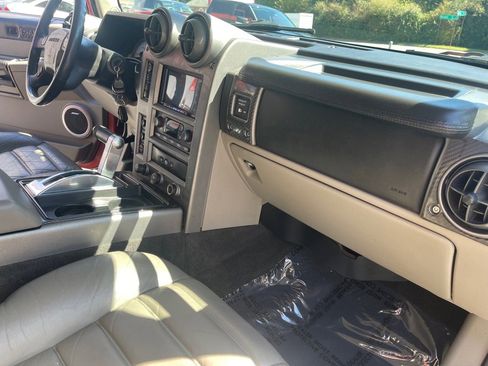 Used 2003 HUMMER H2 w/ Preferred Equipment Group image 28