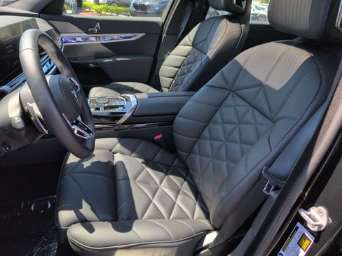 Used 2026 BMW 740i w/ Premium Package RWD image 16