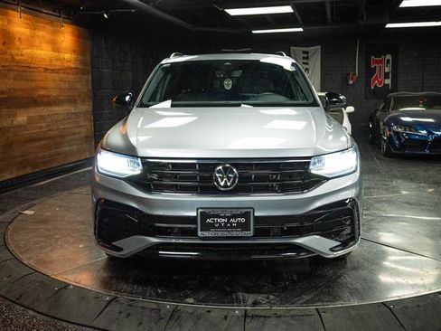 Used 2022 Volkswagen Tiguan SE R-Line image 4