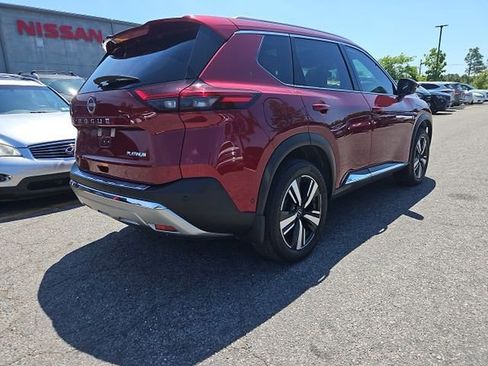 Used 2023 Nissan Rogue Platinum FWD image 9