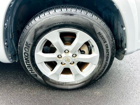 Used 2009 Toyota RAV4 Limited image 13