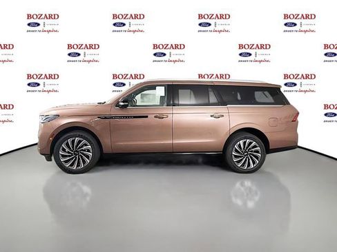 New 2025 Lincoln Navigator L Black Label AWD/4WD image 4