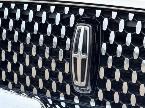 Certified 2024 Lincoln Navigator Black Label AWD/4WD image 9