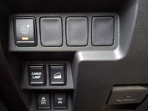 Used 2024 Nissan Frontier PRO-4X w/ Technology Package image 26