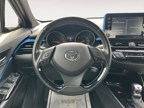 Used 2019 Toyota C-HR XLE image 12