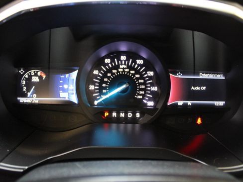 Used 2017 Ford Edge Titanium image 15