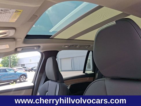 New 2026 Volvo XC90 B6 Plus w/ Protection Package Premier image 15