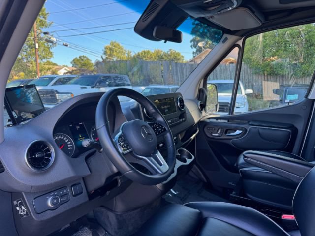 Used 2022 Mercedes-Benz Sprinter 2500 image 15