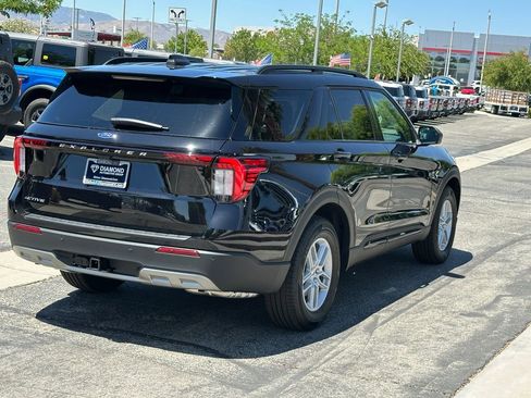 New 2026 Ford Explorer Active w/ Active Comfort Package RWD image 8
