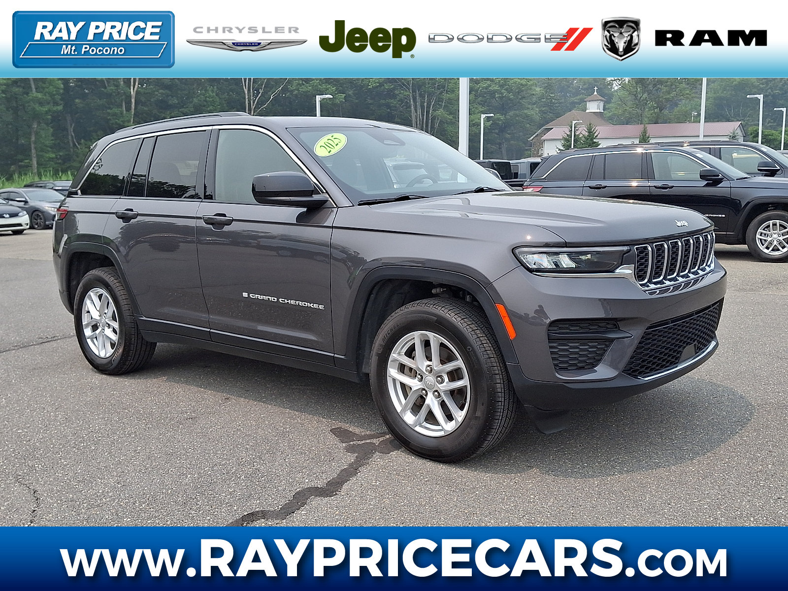 Used 2025 Jeep Grand Cherokee Laredo X w/ Luxury Tech Group I AWD/4WD image 1