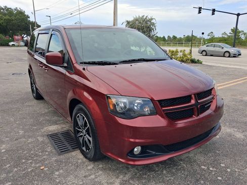 Used 2018 Dodge Grand Caravan GT FWD image 4