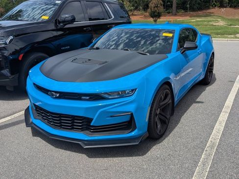 Used 2022 Chevrolet Camaro SS RWD image 3