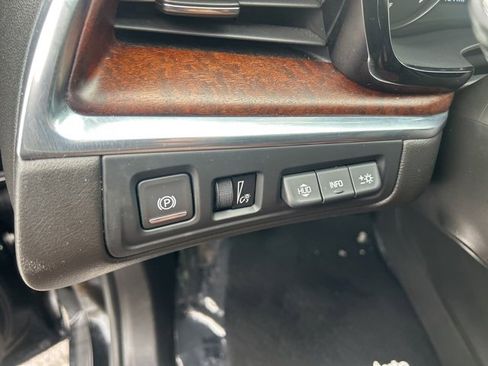 Used 2021 Cadillac XT5 Premium Luxury image 27