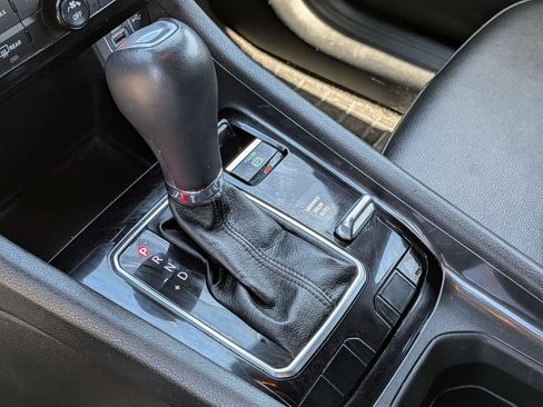 Used 2025 Jeep Compass Latitude w/ Sun & Sound Group AWD/4WD image 20