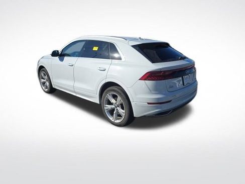 Used 2023 Audi Q8 Premium Plus image 5