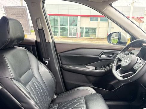 Used 2022 Nissan Rogue Platinum w/ Head-Up Display Package FWD image 18