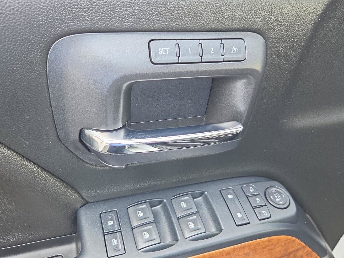 Used 2018 Chevrolet Silverado 1500 High Country AWD/4WD image 13