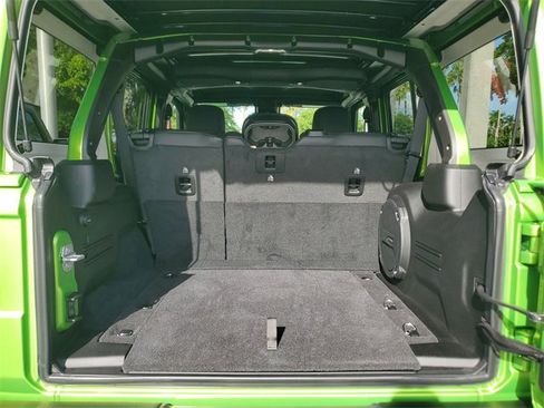 Used 2025 Jeep Wrangler Unlimited Rubicon 392 image 9