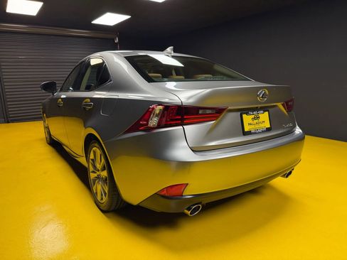 Used 2014 Lexus IS 250 image 4