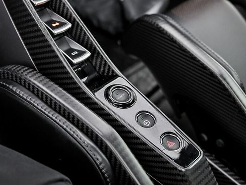Used 2019 McLaren Senna RWD image 45