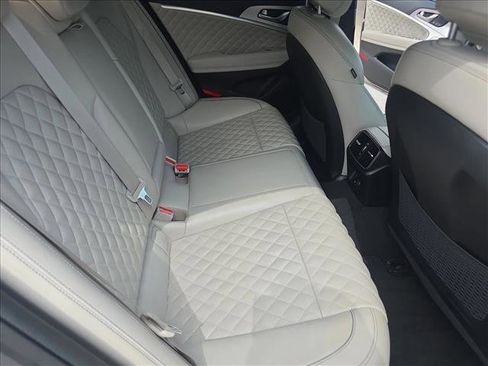 Used 2022 Genesis G70 3.3T RWD image 11
