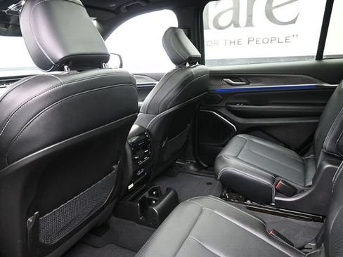 Used 2023 Jeep Grand Cherokee L Overland AWD/4WD image 25