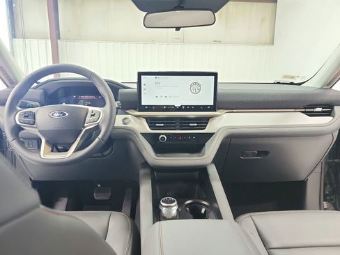 New 2026 Ford Explorer Active RWD image 25