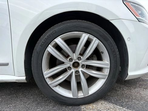 Used 2017 Volkswagen Passat 1.8T SEL Premium image 26