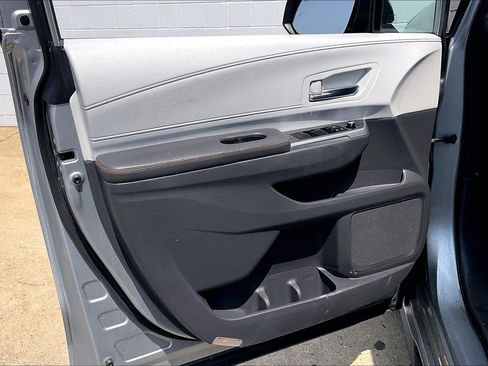 Used 2021 Toyota Sienna XSE AWD/4WD image 27