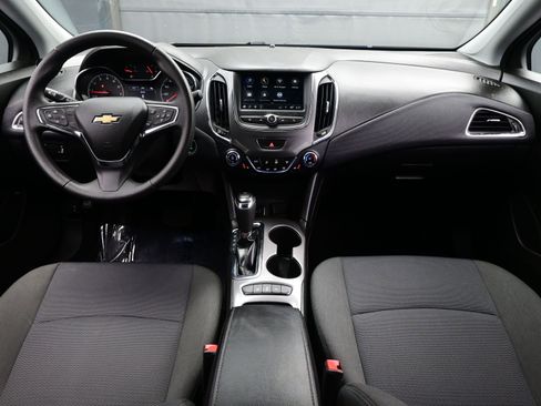 Used 2019 Chevrolet Cruze LT w/ Convenience Package image 16