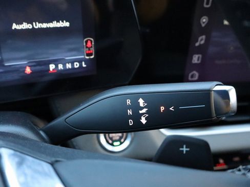 New 2026 Chevrolet Equinox LT w/ Convenience Package II image 8