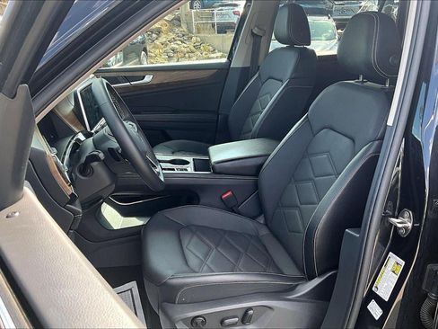 Used 2024 Volkswagen Atlas SE AWD/4WD image 21