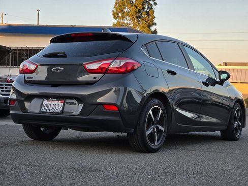 Used 2017 Chevrolet Cruze LT FWD image 17