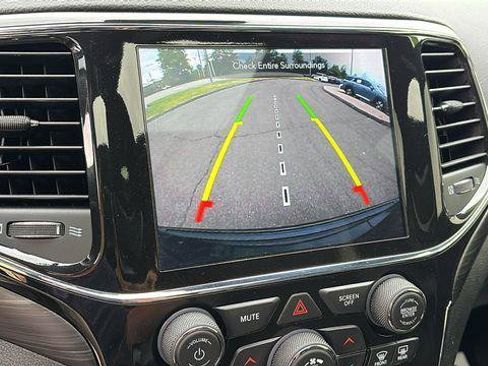 Certified 2022 Jeep Grand Cherokee Laredo X AWD/4WD image 17