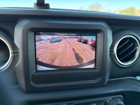 Used 2020 Jeep Wrangler Unlimited Sahara w/ LED Lighting Group image 19