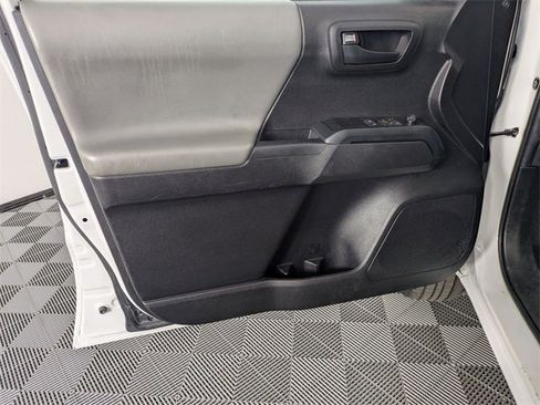 Used 2022 Toyota Tacoma SR image 9