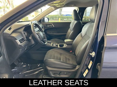 Used 2024 Mitsubishi Outlander SE Black Edition AWD/4WD image 6