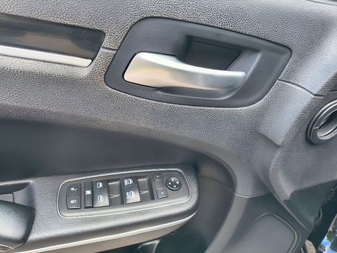 Used 2021 Chrysler 300 S RWD image 9