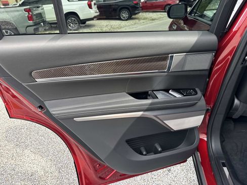 New 2026 Cadillac Vistiq Luxury AWD/4WD image 12