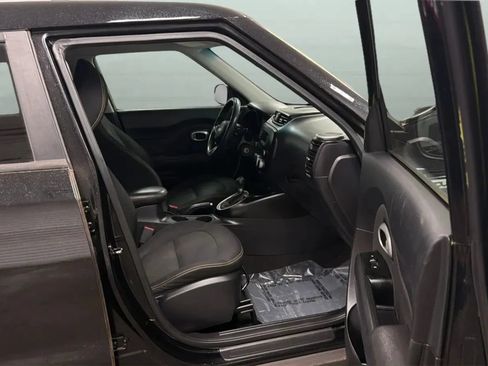 Used 2015 Kia Soul + FWD image 21