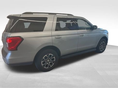 Used 2024 Ford Expedition XLT image 21