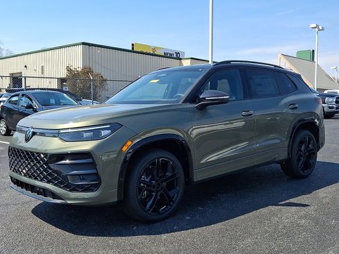 New 2026 Volkswagen Tiguan SE R-Line AWD/4WD image 2